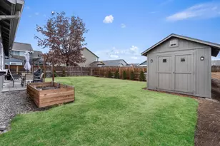 701 NW Green Forest Cir, Redmond, OR 97756 - Photo 18