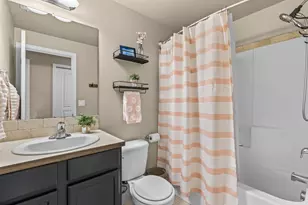 701 NW Green Forest Cir, Redmond, OR 97756 - Photo 10