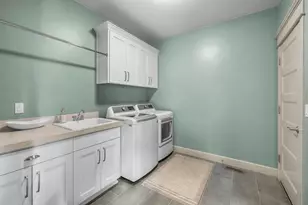 60863 Garrison Dr, Bend, OR 97702 - Photo 40