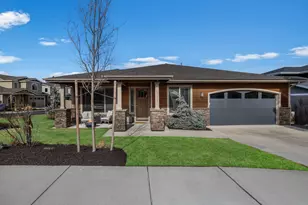 60863 Garrison Dr, Bend, OR 97702 - Photo 2