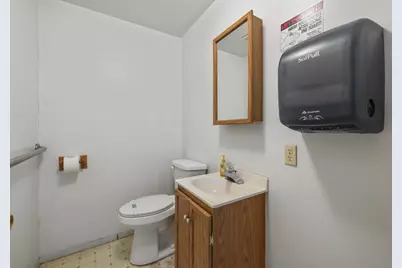 1633 Division Street, Klamath Falls, OR 97601 - Photo 8