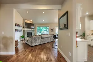 4040 Crystal Springs Dr, Medford, OR 97504 - Photo 6