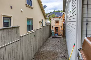 4040 Crystal Springs Dr, Medford, OR 97504 - Photo 24