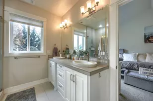 4040 Crystal Springs Dr, Medford, OR 97504 - Photo 14