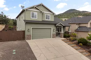4375 Vista Pointe Dr, Medford, OR 97504 - Photo 2