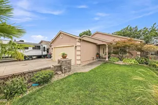 18 Scholarship Way, Medford, OR 97501 - Photo 2