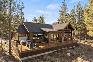 16892 Royal Coachman Dr, Sisters, OR 97759 - Photo 2