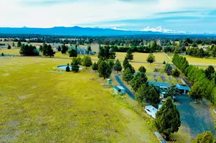 64726 Horseman Ln, Bend, OR 97703 - Photo 2