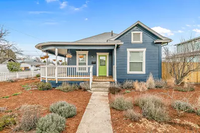 1032 W 10th Street, Medford, OR 97501 - Photo 2