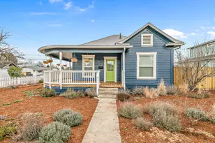 1032 W 10th St, Medford, OR 97501 - Photo 2