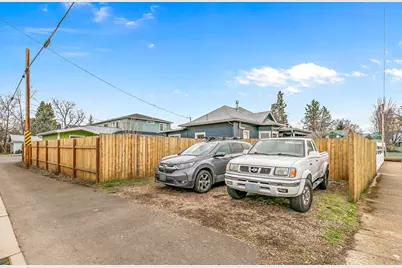 1032 W 10th Street, Medford, OR 97501 - Photo 30