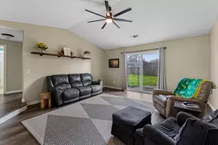 1204 Heather Ln, Central Point, OR 97502 - Photo 12