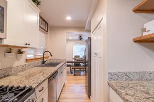 1202 NW B St, Grants Pass, OR 97526 - Photo 10