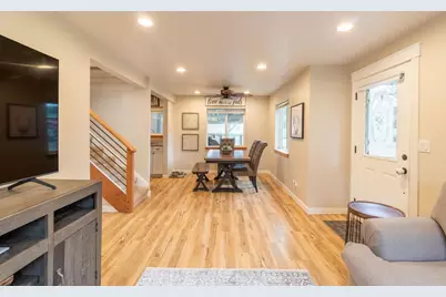 1202 NW B Street, Grants Pass, OR 97526 - Photo 6