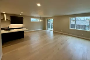 61425 SE Daybreak Ct, Bend, OR 97702 - Photo 6