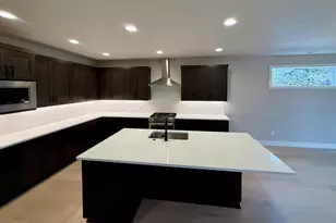 61425 SE Daybreak Ct, Bend, OR 97702 - Photo 6