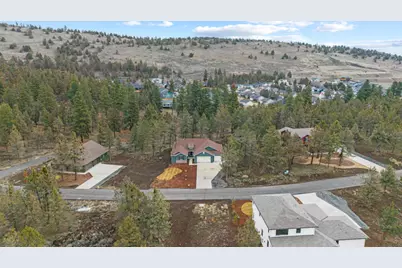 1211 Vine Maple Drive, Klamath Falls, OR 97601 - Photo 2