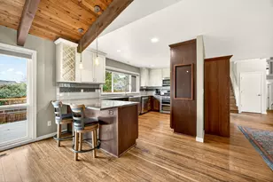 1075 Green Meadows Way, Ashland, OR 97520 - Photo 10