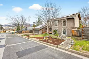 1075 Green Meadows Way, Ashland, OR 97520 - Photo 36