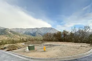 1010 SE Smith Hill Ln, Grants Pass, OR 97527 - Photo 1