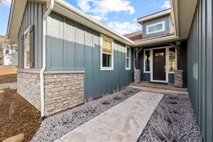 5730 Engleman Spruce Way, Klamath Falls, OR 97601 - Photo 12