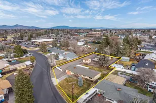 1066 SW Canyon Dr, Redmond, OR 97756 - Photo 32