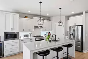 3026 NE Red Jasper Pl, Bend, OR 97701 - Photo 8