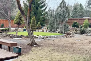 21024 SE Azalia Ave, Bend, OR 97702 - Photo 14