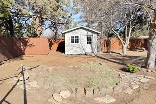 21024 SE Azalia Ave, Bend, OR 97702 - Photo 16