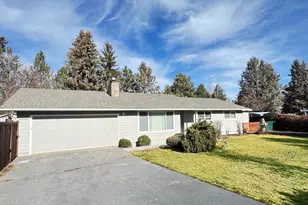 21024 SE Azalia Ave, Bend, OR 97702 - Photo 2