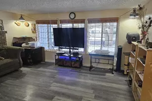 3411 Grenada Way, Klamath Falls, OR 97603 - Photo 4