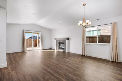 3537 NW 10th Place, Redmond, OR 97756 - Photo 6