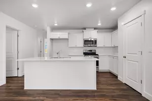 3537 NW 10th Pl, Redmond, OR 97756 - Photo 4