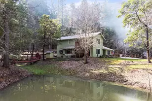 304 Woodlake Dr, Grants Pass, OR 97527 - Photo 2