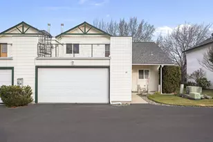 438 NW 19th St, Redmond, OR 97756 - Photo 2