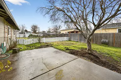 470 De Barr Avenue, Medford, OR 97501 - Photo 6