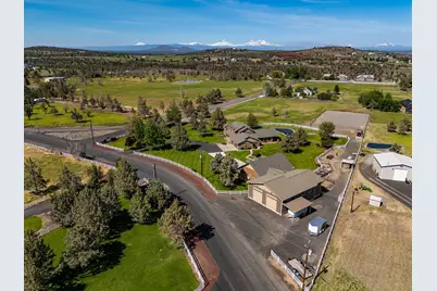 6419 NE Juniper Ridge Road, Redmond, OR 97756 - Photo 4