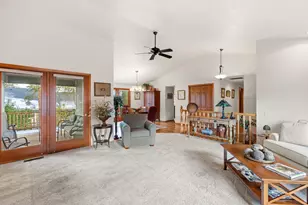 2435 Heritage Way, Medford, OR 97504 - Photo 6