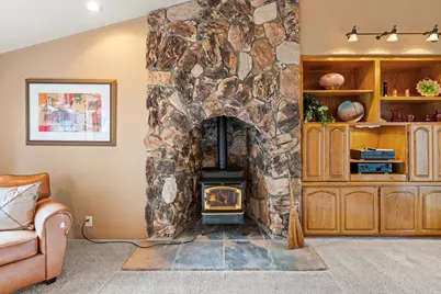 2435 Heritage Way, Medford, OR 97504 - Photo 4