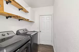 2146 NW 22nd St, Redmond, OR 97756 - Photo 10