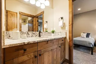 714 S Wrangler Ct, Sisters, OR 97759 - Photo 28