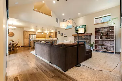 714 S Wrangler Court, Sisters, OR 97759 - Photo 4