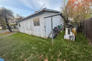 1052 W 12th St, Medford, OR 97501 - Photo 18