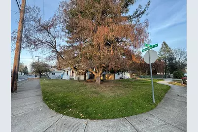 1052 W 12th Street, Medford, OR 97501 - Photo 14