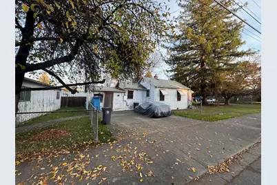 1052 W 12th Street, Medford, OR 97501 - Photo 20