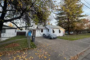 1052 W 12th St, Medford, OR 97501 - Photo 20