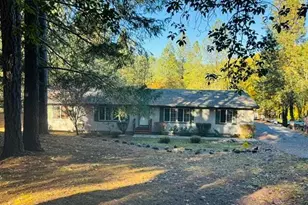 876 Ferry Rd, Grants Pass, OR 97526 - Photo 1