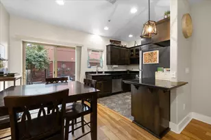 2210 E Barnett Rd, Medford, OR 97504 - Photo 8