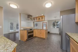 508 SE 4th St, Bend, OR 97702 - Photo 8