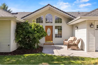 1710 Alisa Lane, Klamath Falls, OR 97601 - Photo 2